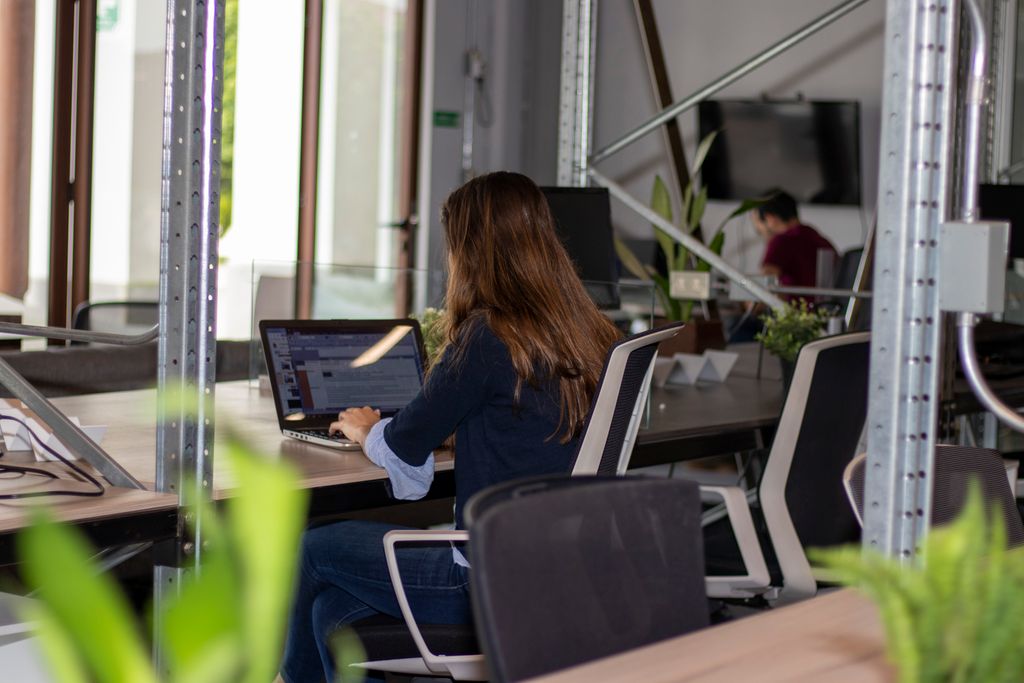 Control de presencia laboral: cómo saber quién trabaja, dónde y en qué turno sin depender de llamadas o Excel